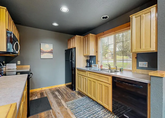 Eagle Crest Elegance