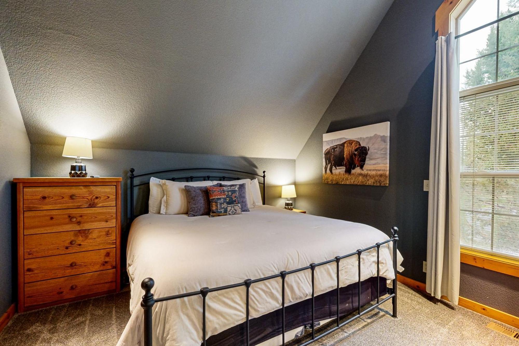 Chalet Eagle Crest Elegance